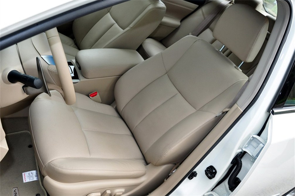 2013款 2.5L XL-UpperNAVI Tech尊贵版 座椅空间