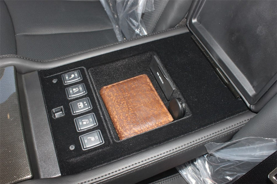 2014款 公爵 2.5L XV-VIP尊领版 座椅空间