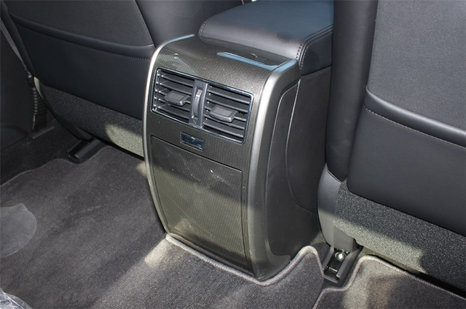 2014款 公爵 2.5L XV-VIP尊领版 座椅空间