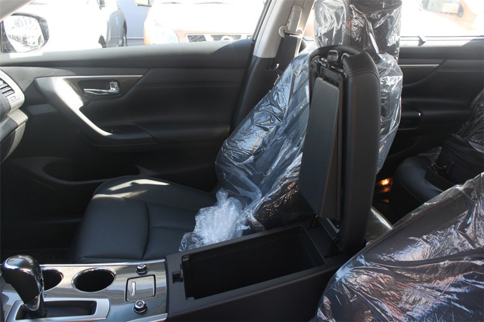 2014款 公爵 2.5L XV-VIP尊领版 座椅空间