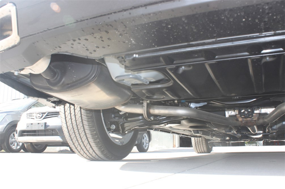 2014款 公爵 2.5L XV-VIP尊领版 引擎底盘