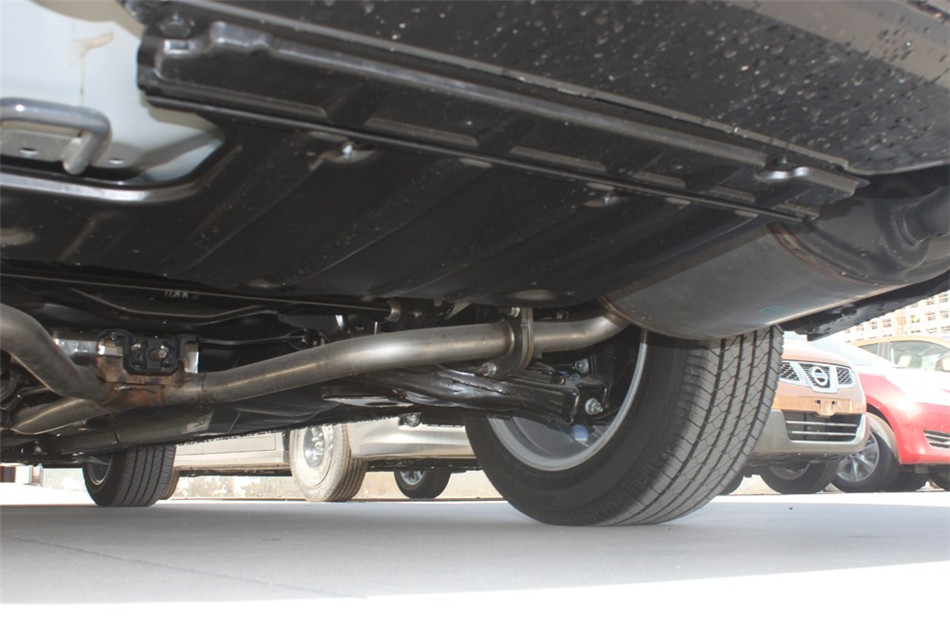 2014款 公爵 2.5L XV-VIP尊领版 引擎底盘