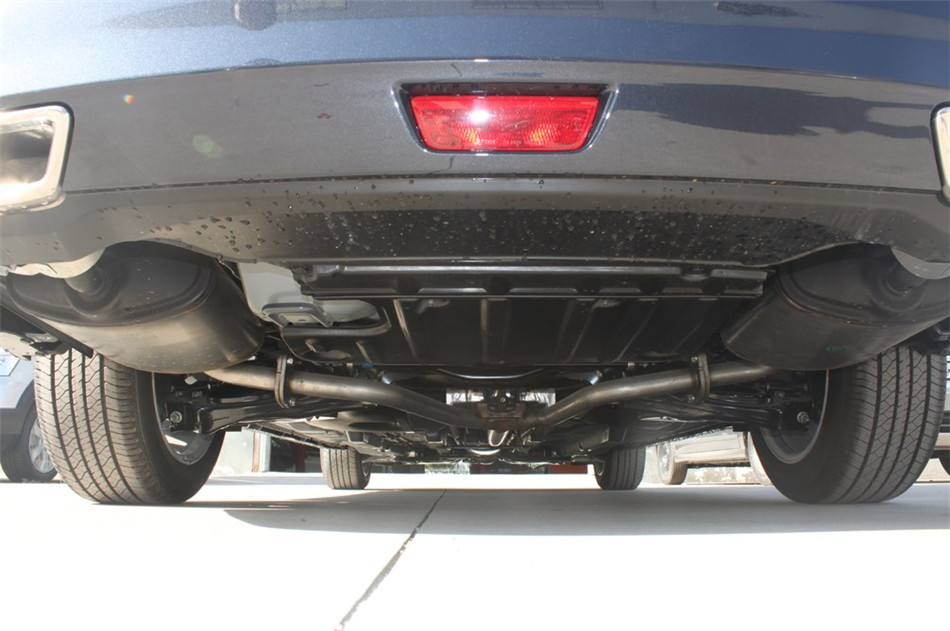 2014款 公爵 2.5L XV-VIP尊领版 引擎底盘