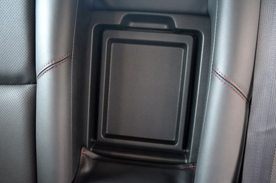 2016款 2.0L XL-Upper智尚版 座椅空间