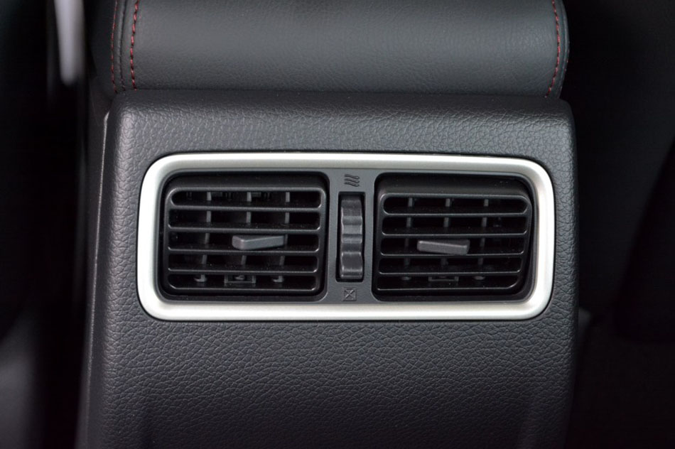 2016款 2.0L XL-Upper智尚版 座椅空间