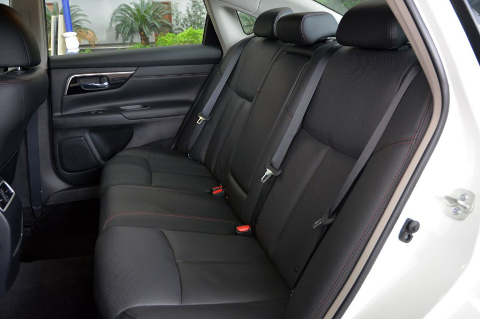 2016款 2.0L XL-Upper智尚版 座椅空间