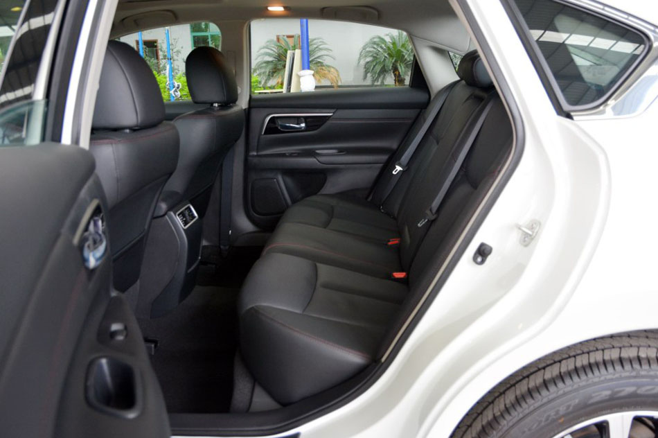 2016款 2.0L XL-Upper智尚版 座椅空间