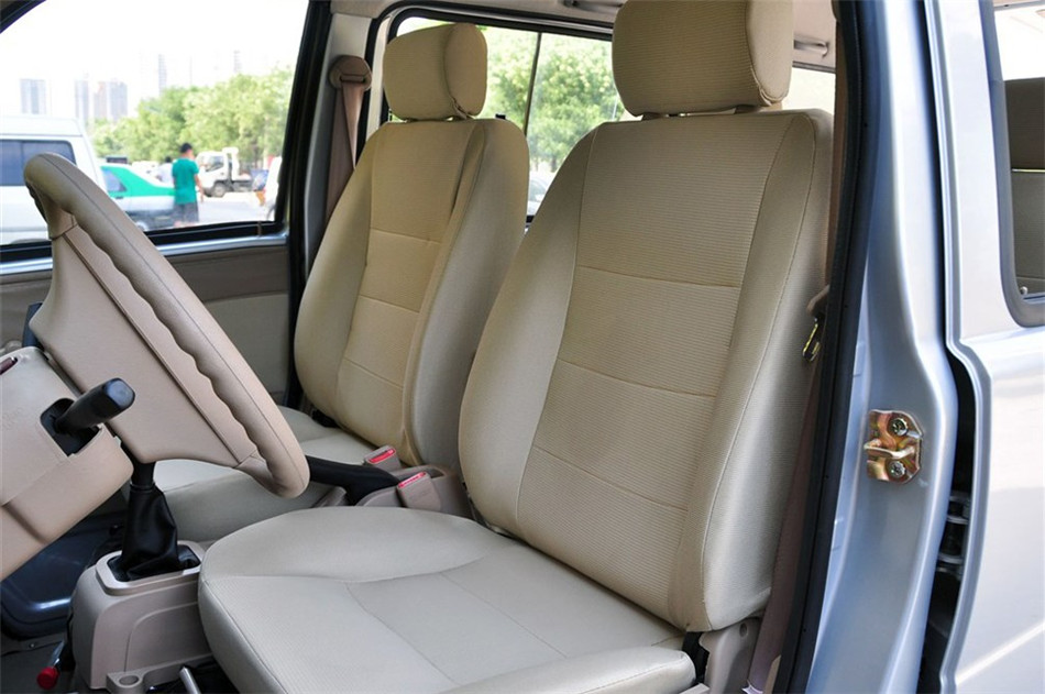 09款 1.0L MT 标准型BG10-01 座椅空间