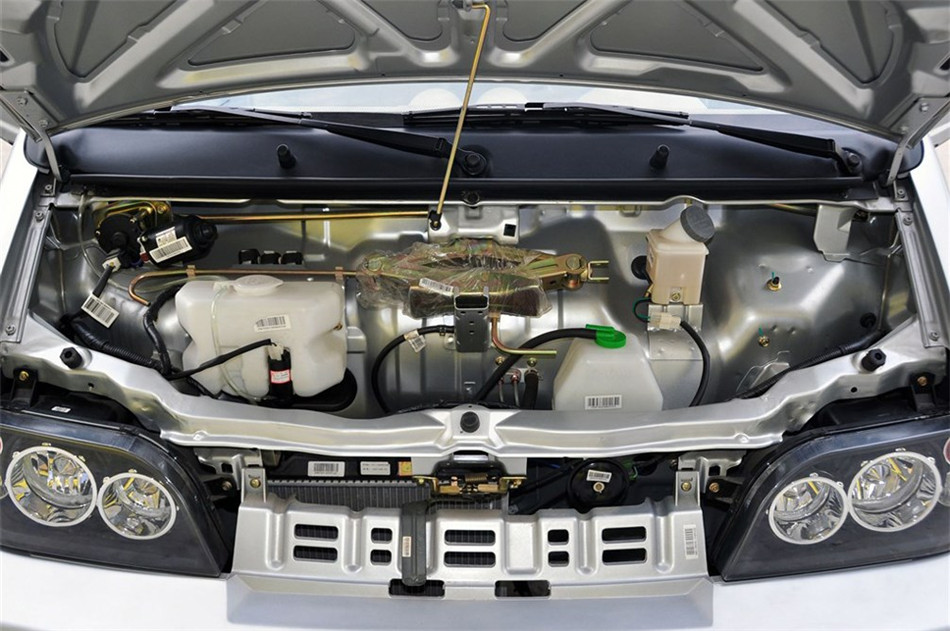 09款 1.0L MT 标准型BG10-01 引擎底盘