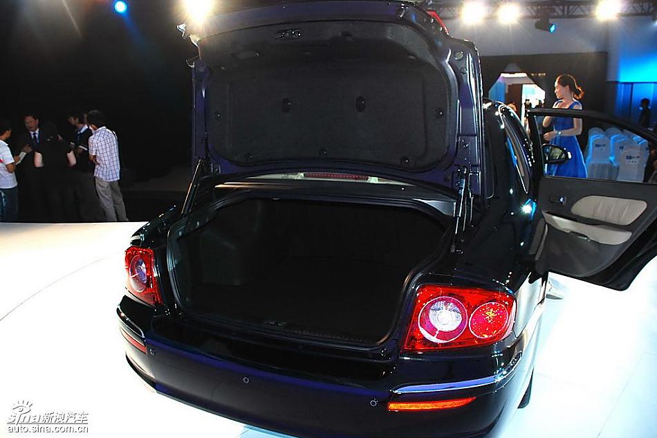 北京现代名驭上市现场新车亮相