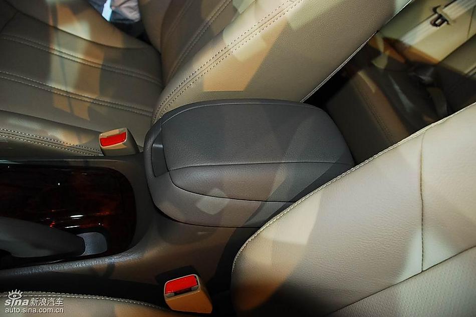 北京现代名驭上市现场新车亮相 内饰图