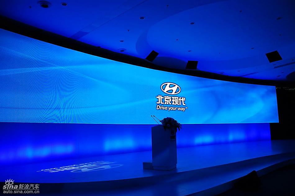 北京现代名驭上市现场舞台 