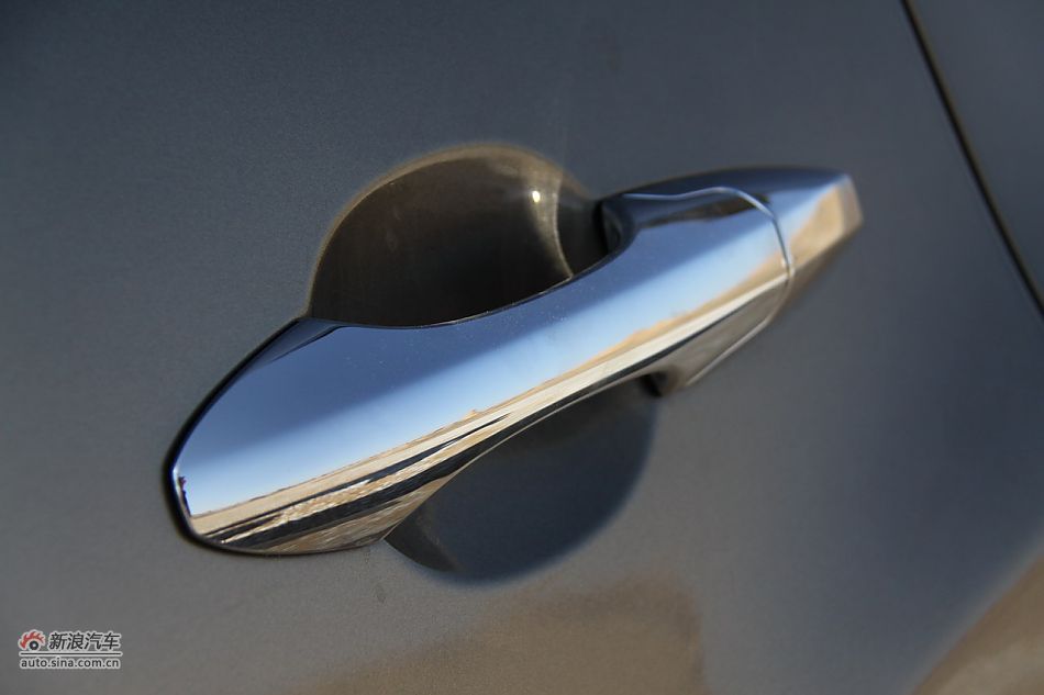 2010款讴歌MDX外观细节