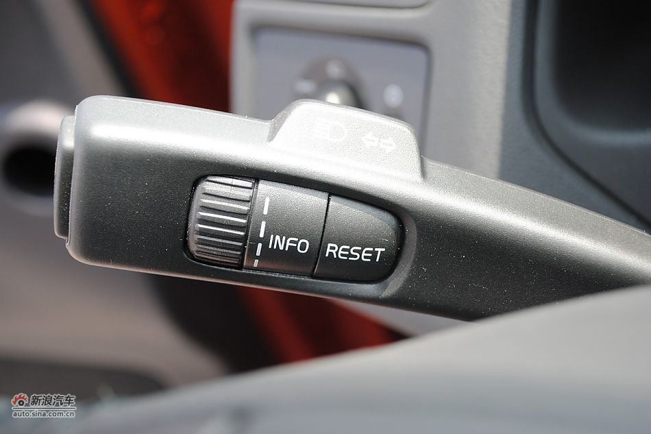 沃尔沃C30 2.0智雅版