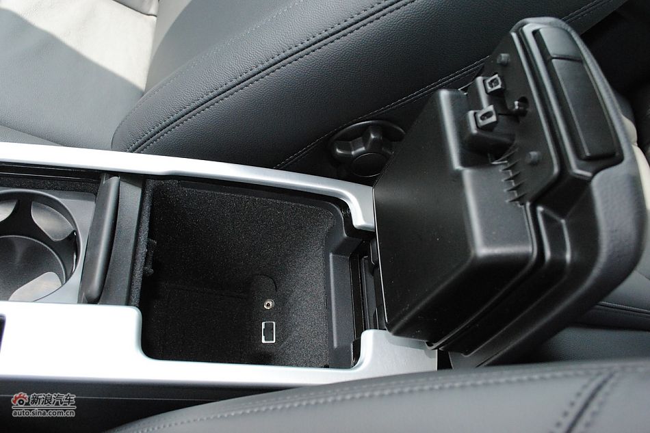 沃尔沃C30 2.0智雅版