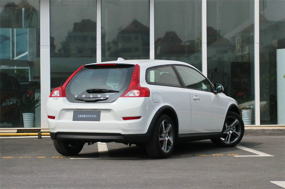 ֶC30 2013 2.0LŶ 