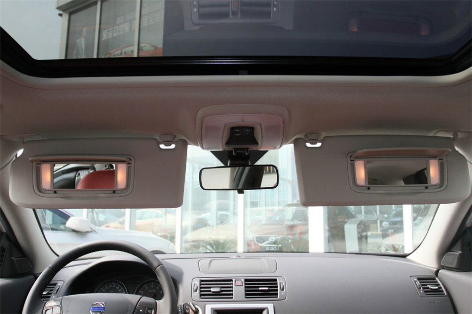 ֶC30 2013 2.0LŶ ռ