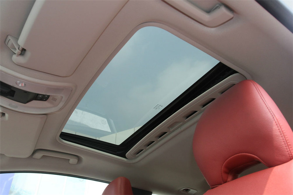 沃尔沃C30 2013款 2.0L炫动版 空间