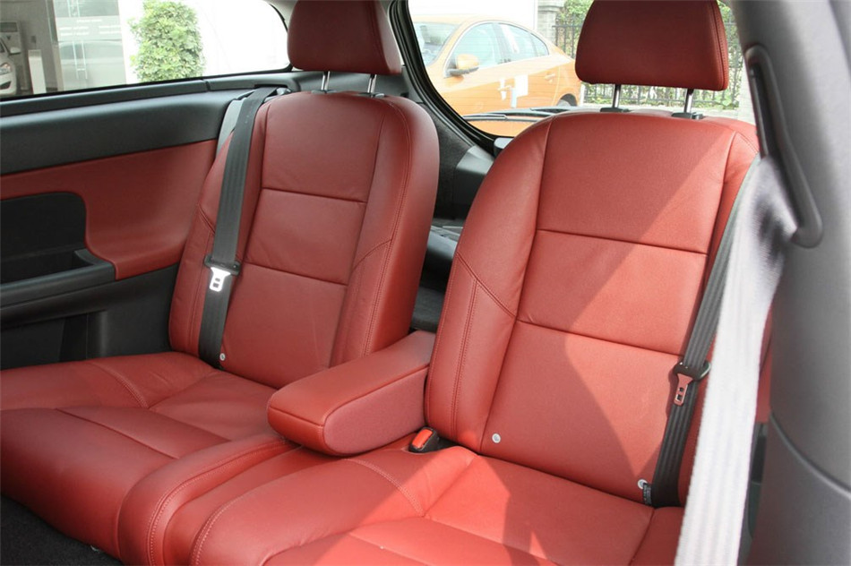 ֶC30 2013 2.0LŶ ռ