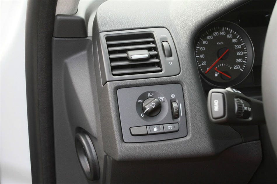 沃尔沃C30 2013款 2.0L炫动版 内饰