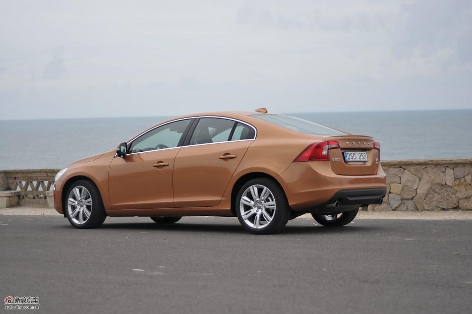 沃尔沃S60 3.0T外观