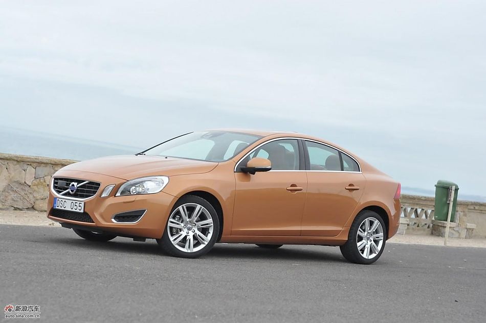 沃尔沃S60 3.0T外观