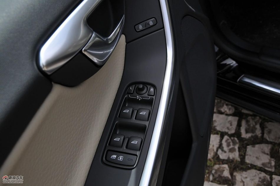 沃尔沃S60 2.0T内饰