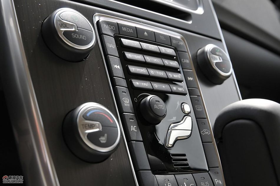 沃尔沃S60 2.0T内饰