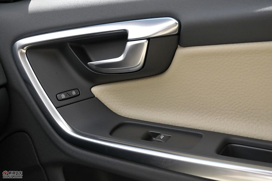 沃尔沃S60 2.0T内饰