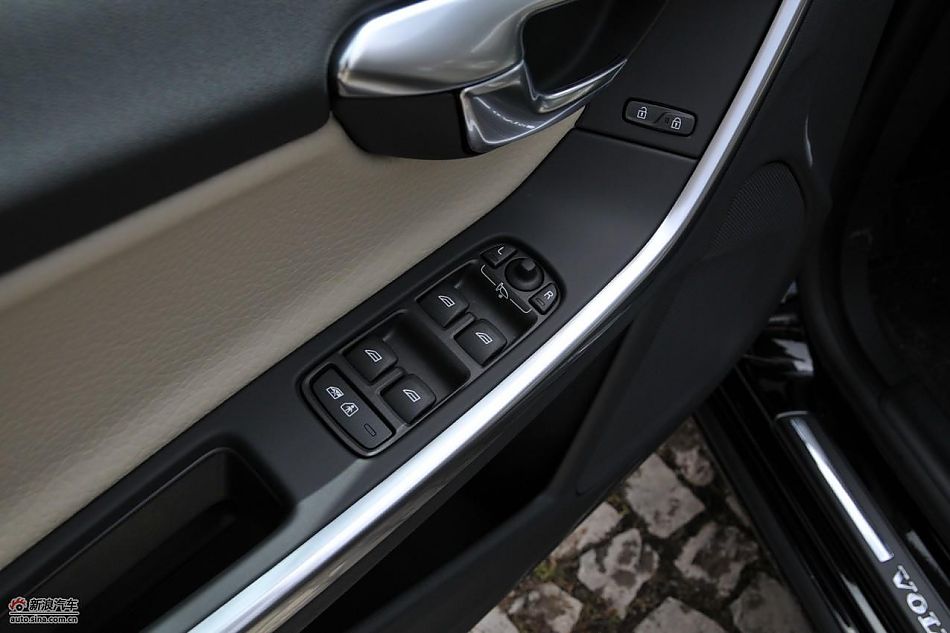 沃尔沃S60 2.0T内饰