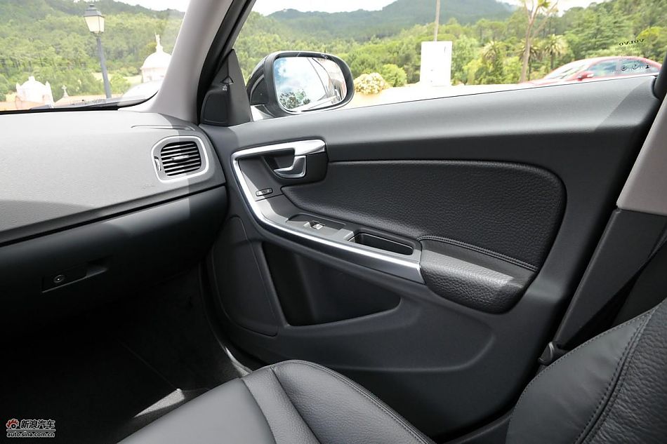 沃尔沃S60 D3内饰