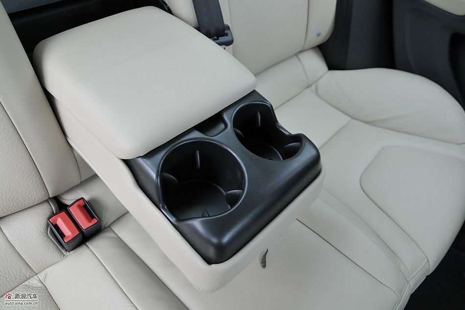 沃尔沃S60 2.0T内饰