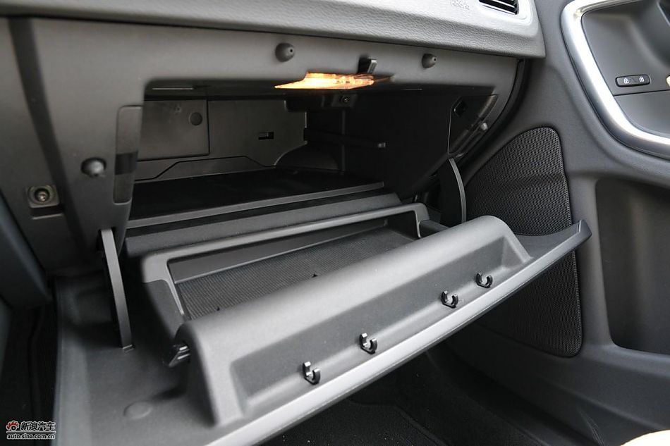 沃尔沃S60 2.0T内饰