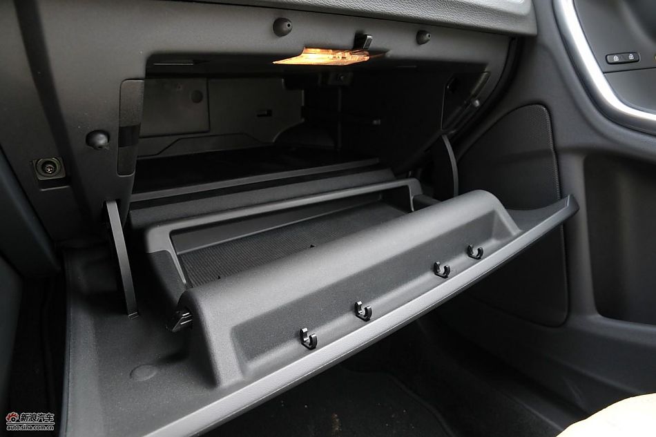 沃尔沃S60 2.0T内饰