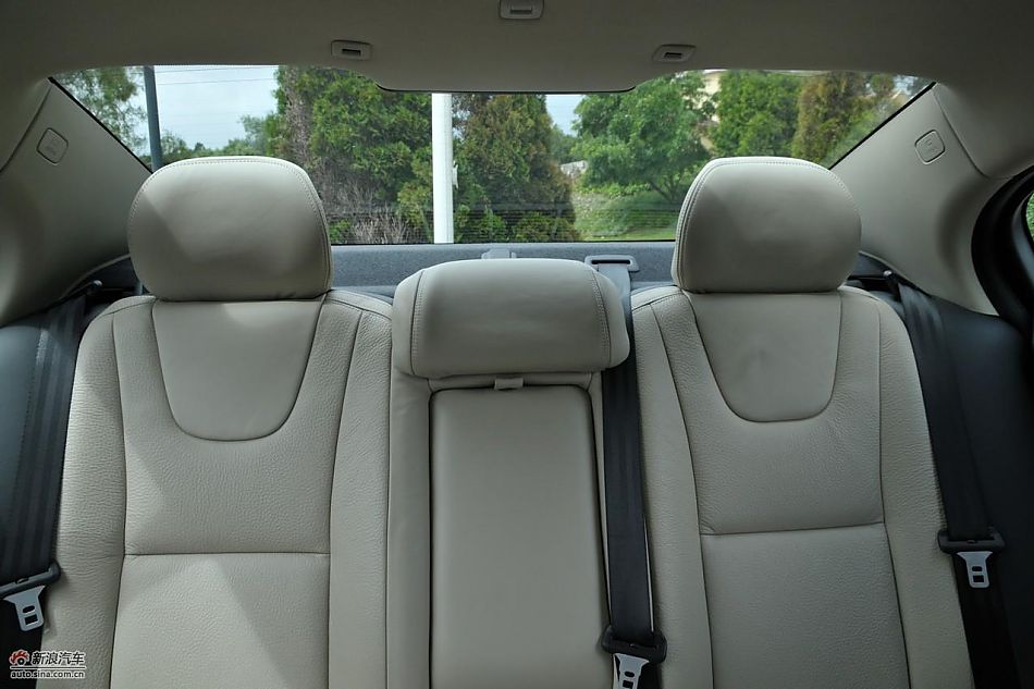 沃尔沃S60 2.0T内饰