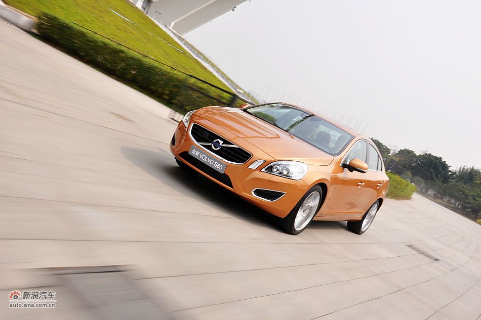 沃尔沃S60试车