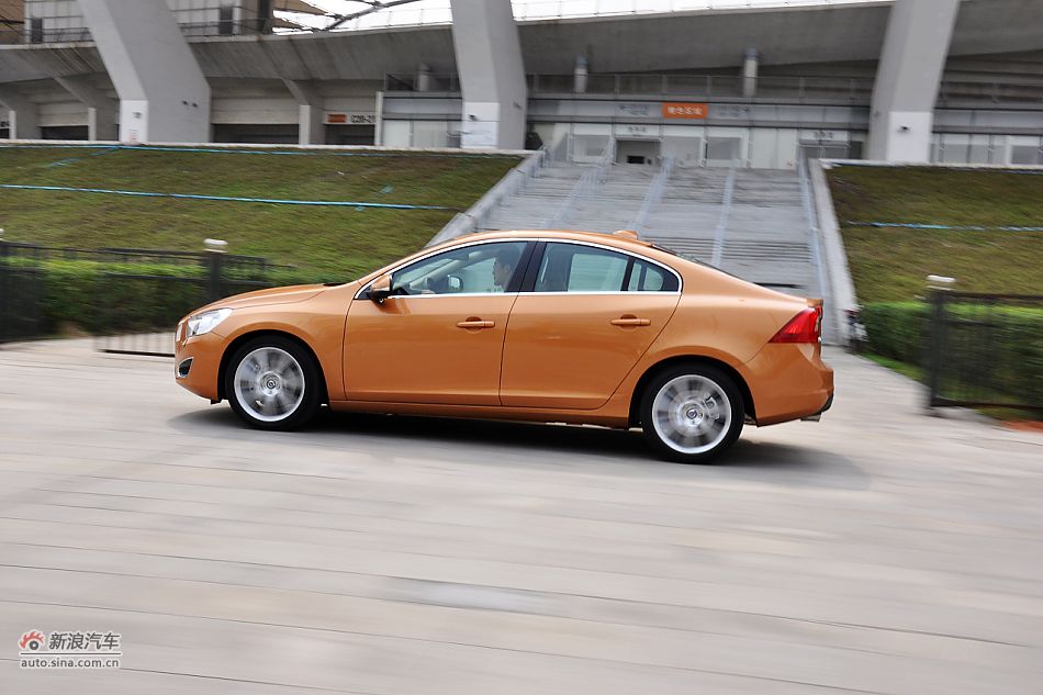 沃尔沃S60试车