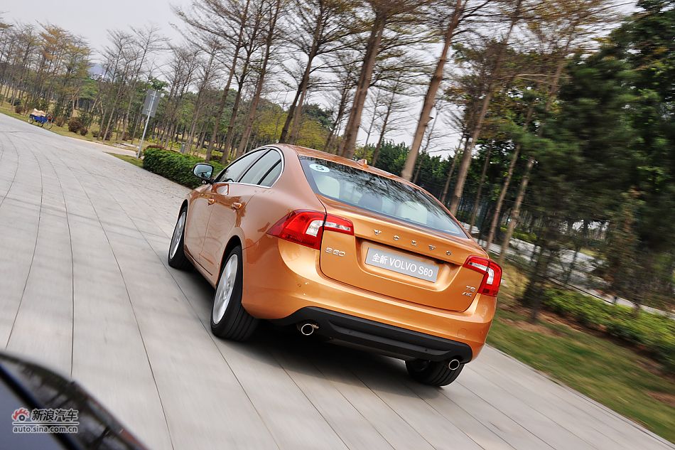 沃尔沃S60试车