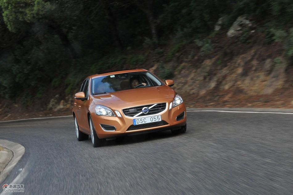 沃尔沃S60 3.0T动态实拍