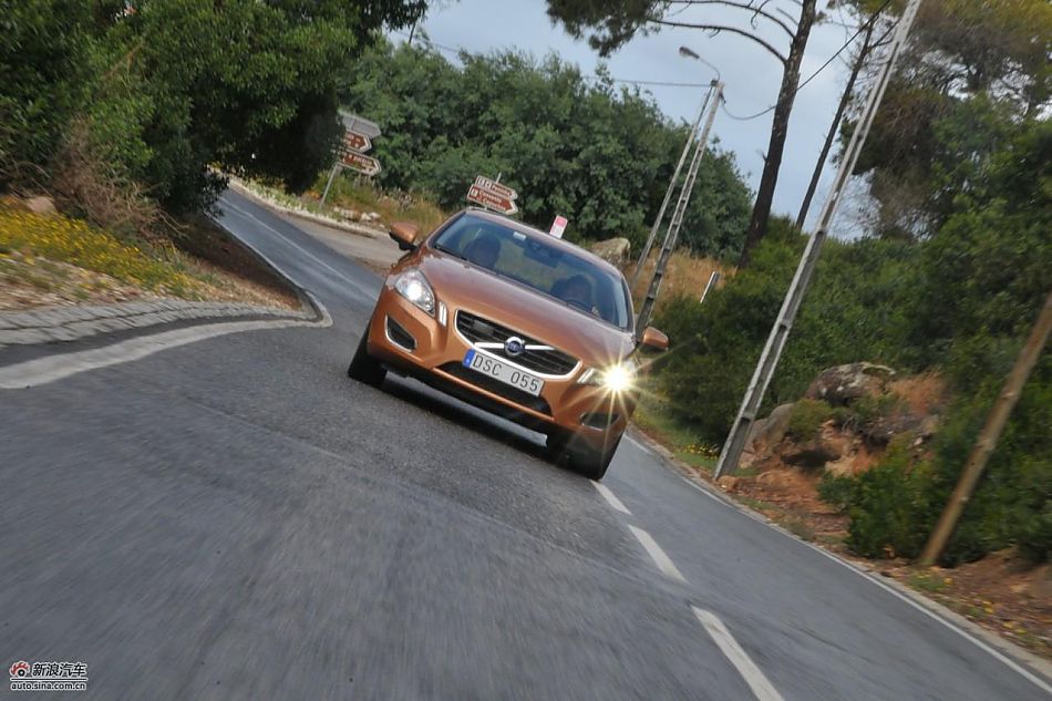 沃尔沃S60 3.0T动态实拍