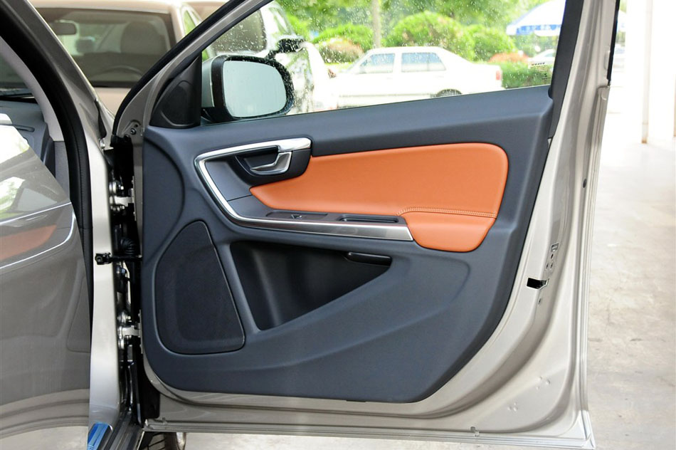 沃尔沃S60 2.0T T5 智雅版 空间