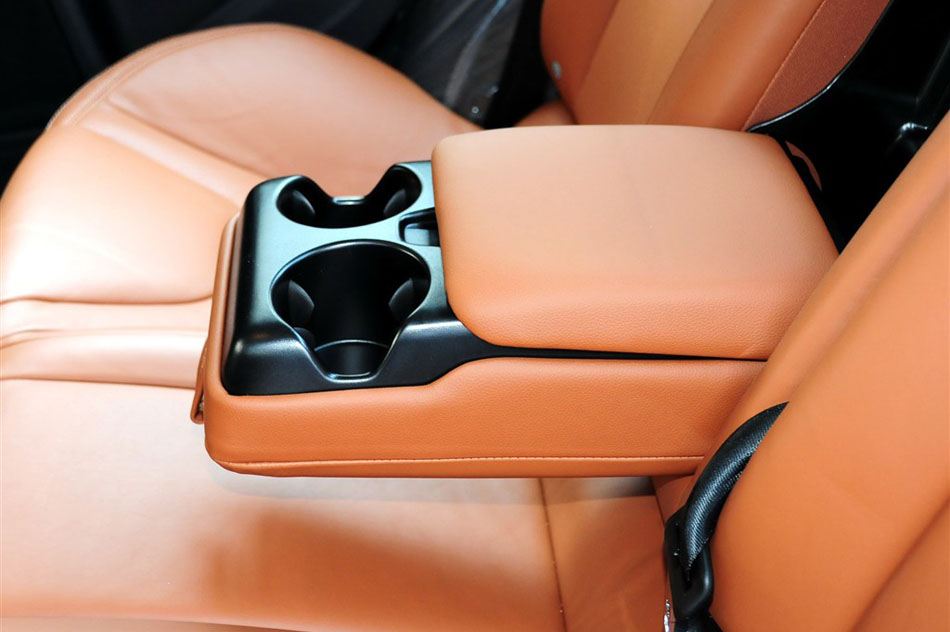 沃尔沃S60 2.0T T5 智雅版 空间