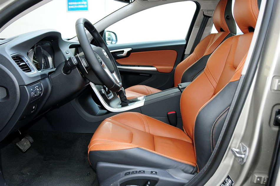 沃尔沃S60 2.0T T5 智雅版 空间