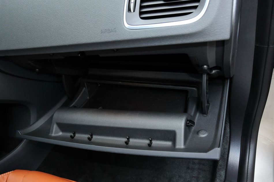 沃尔沃S60 2.0T T5 智雅版 内饰