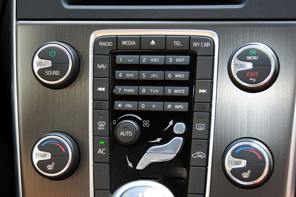 沃尔沃S60 2.0T T5 智雅版 内饰