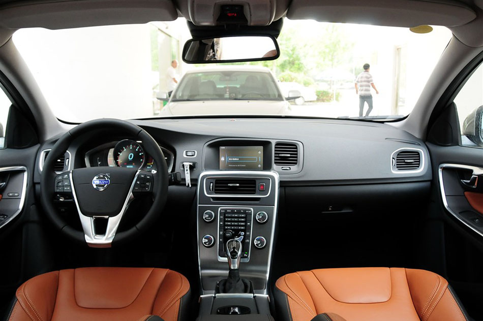 沃尔沃S60 2.0T T5 智雅版 内饰