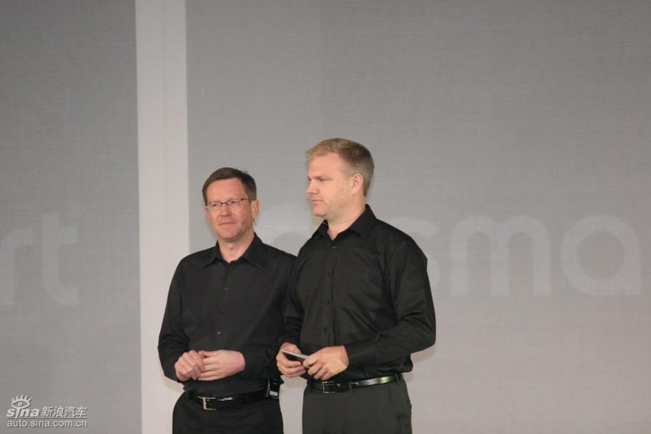 梅赛德斯-奔驰中国公司销售及市场总监郝博与总裁麦尔斯