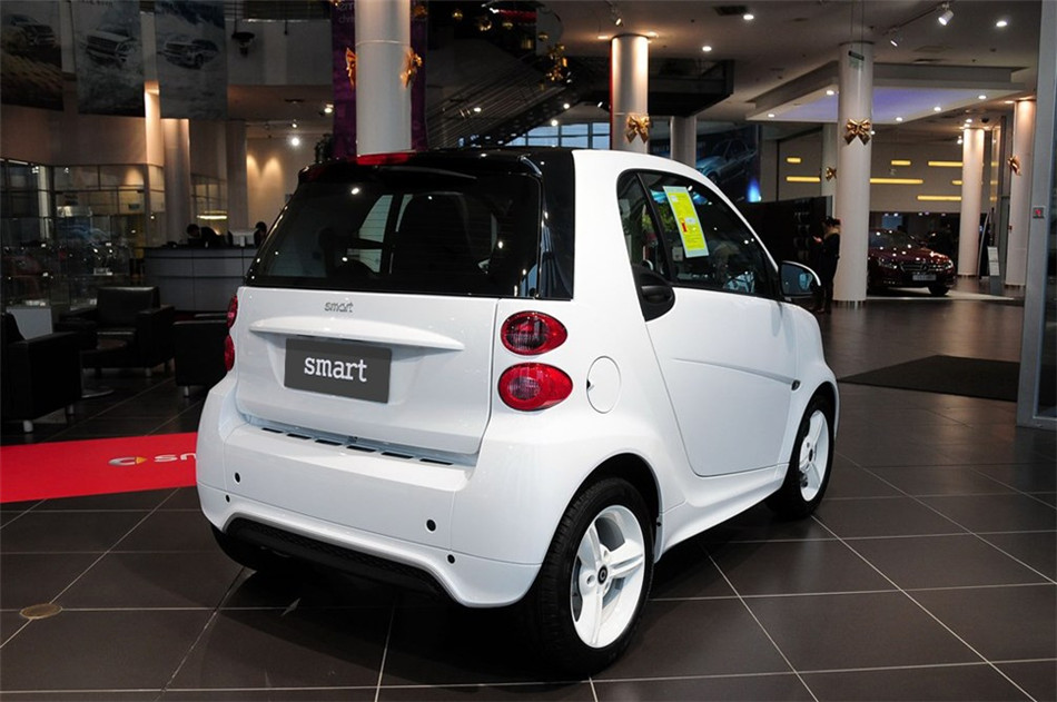 2013款smart fortwo 1.0 MHD硬顶冰炫特别版