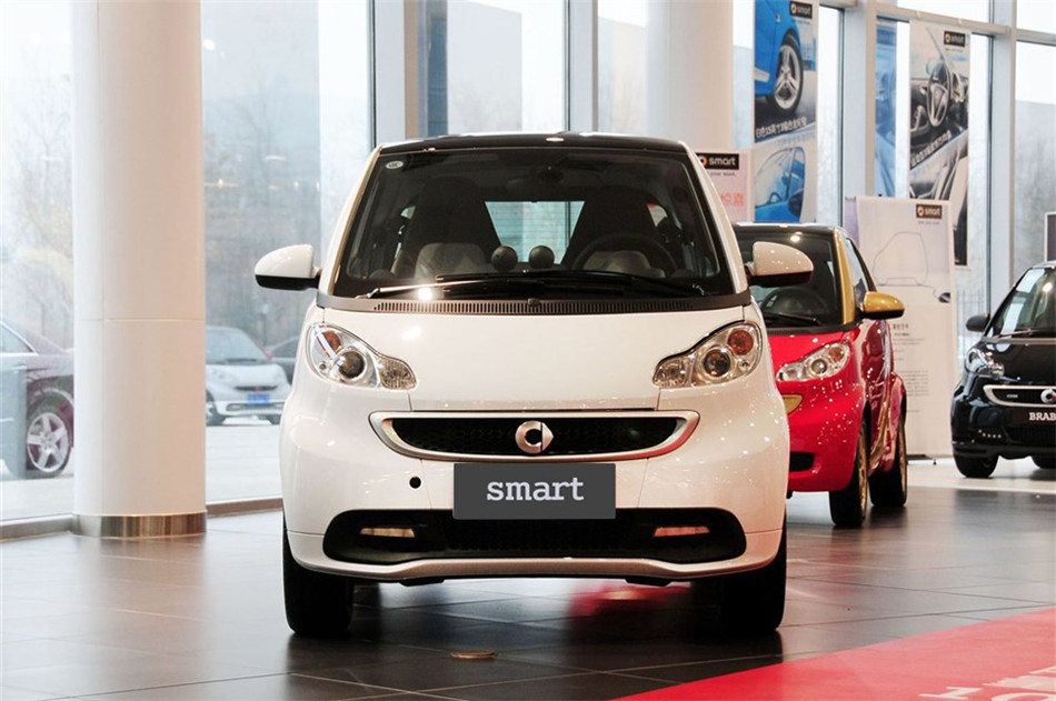 2013款smart fortwo 1.0 MHD硬顶冰炫特别版