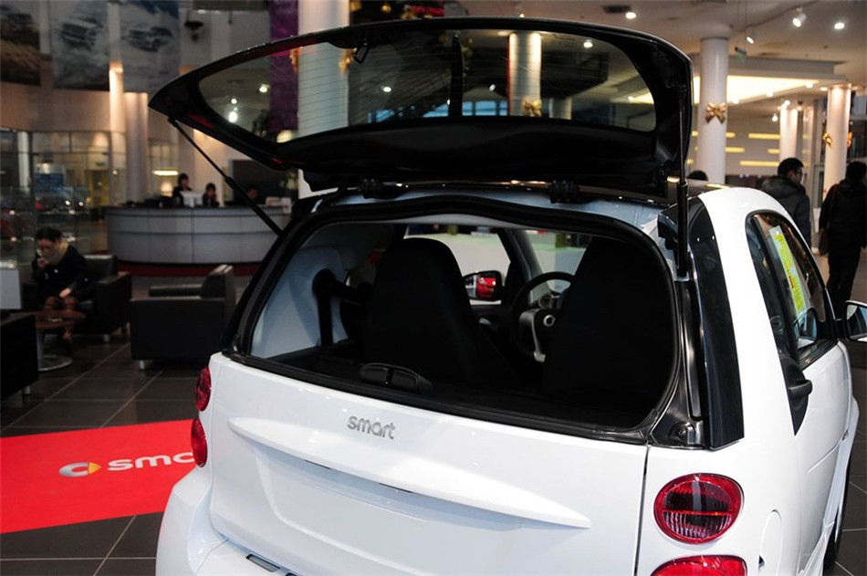 2013款smart fortwo 1.0 MHD硬顶冰炫特别版